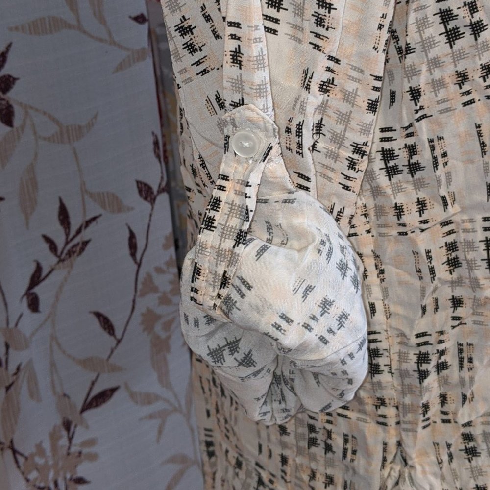 Velvet Heart, Patterned Button Up - Picture 6 of 11